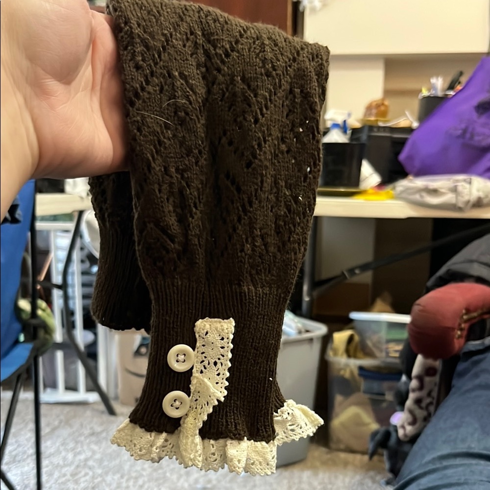 Brown Lace-Trimmed Knit Gloves